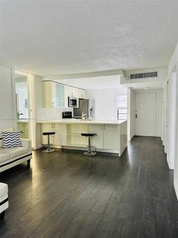 20400 W Country Club Dr, Aventura, FL 33180