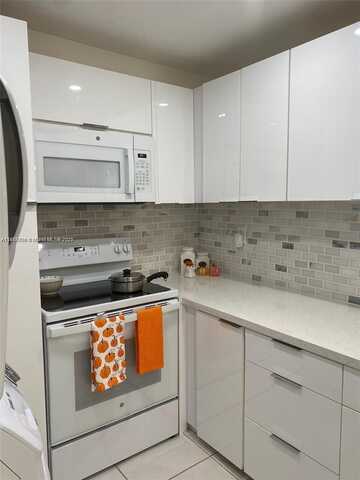 10000 NW 80 CT, Hialeah Gardens, FL 33016