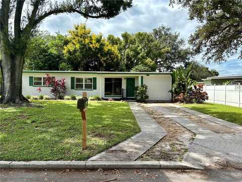 1613 CRYSTAL COURT E, LAKELAND, FL 33801