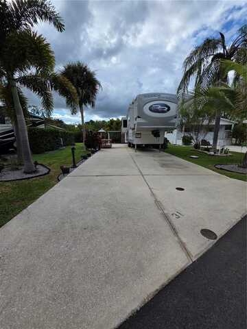 31 APPALOOSA TRAIL W, LAKE WALES, FL 33898
