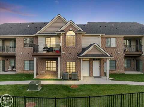 2796 Barrington Square, Auburn Hills, MI 48326
