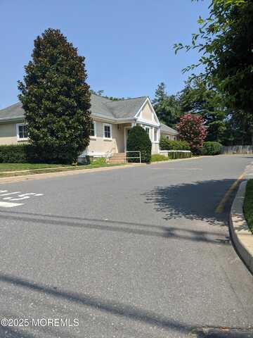 215 Monmouth Road, Oakhurst, NJ 07755