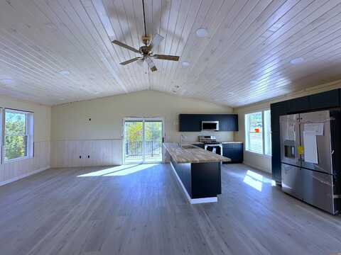 8 Pennie Lane, Parsonsfield, ME 04047
