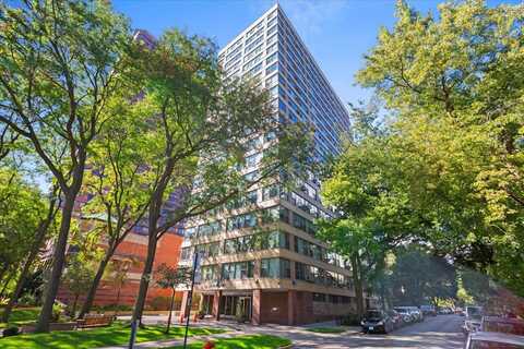 2970 N Lake Shore Drive, Chicago, IL 60657