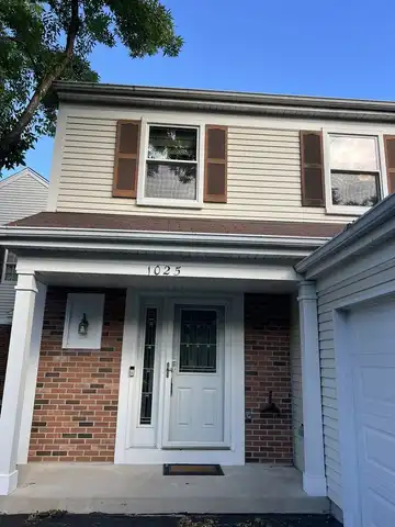 1025 Oswego Road, Naperville, IL 60540