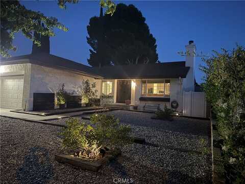 568 W Avenida De Las Flores, Thousand Oaks, CA 91360