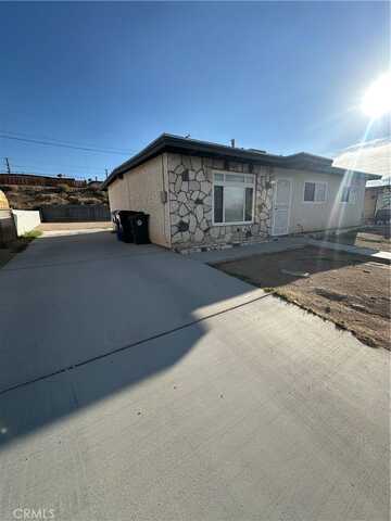 1130 Mojave Dr, Barstow, CA 92311