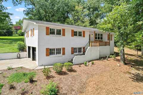 7916 Valley View Drive SE, Huntsville, AL 35802