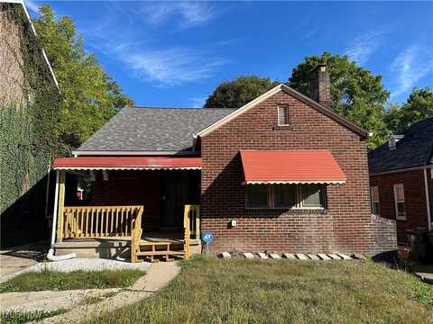 160 Roslyn Drive, Youngstown, OH 44505