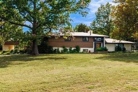 1906 Memorial Drive, Claremore, OK 74017
