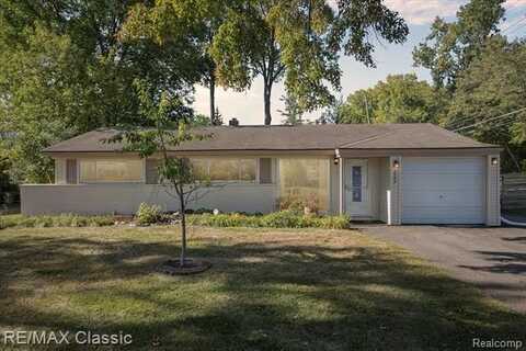 2583 Empire Drive, West Bloomfield, MI 48324