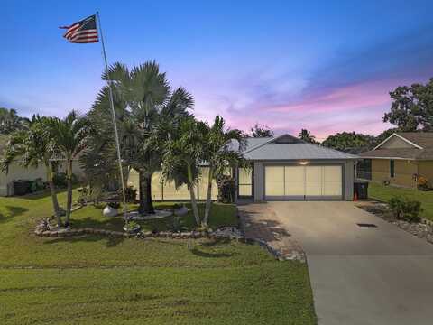 2456 SE Blackhorse Street, Port Saint Lucie, FL 34984